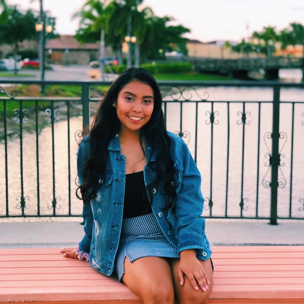 Meet your Posher, Yamilet